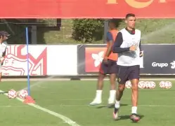 里昂球队集训备战，力争取得胜利的简单介绍