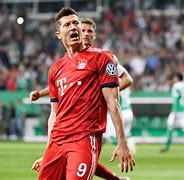 包含拜仁慕尼黑后防线稳固,零封对手坚守积分榜榜首的词条 包含拜仁慕尼黑后防线稳固,零封对手坚守积分榜榜首的词条