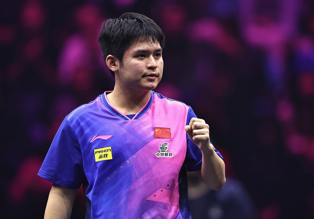 法兰克福队员一致努力，共同冲击冠军的简单介绍