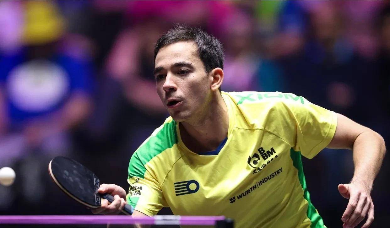 法兰克福队员一致努力，共同冲击冠军的简单介绍